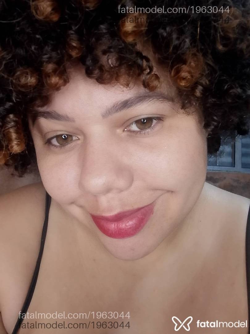 Acompanhante mulher com cabelo castanho de olhos mel em Virtual - Nanasecret