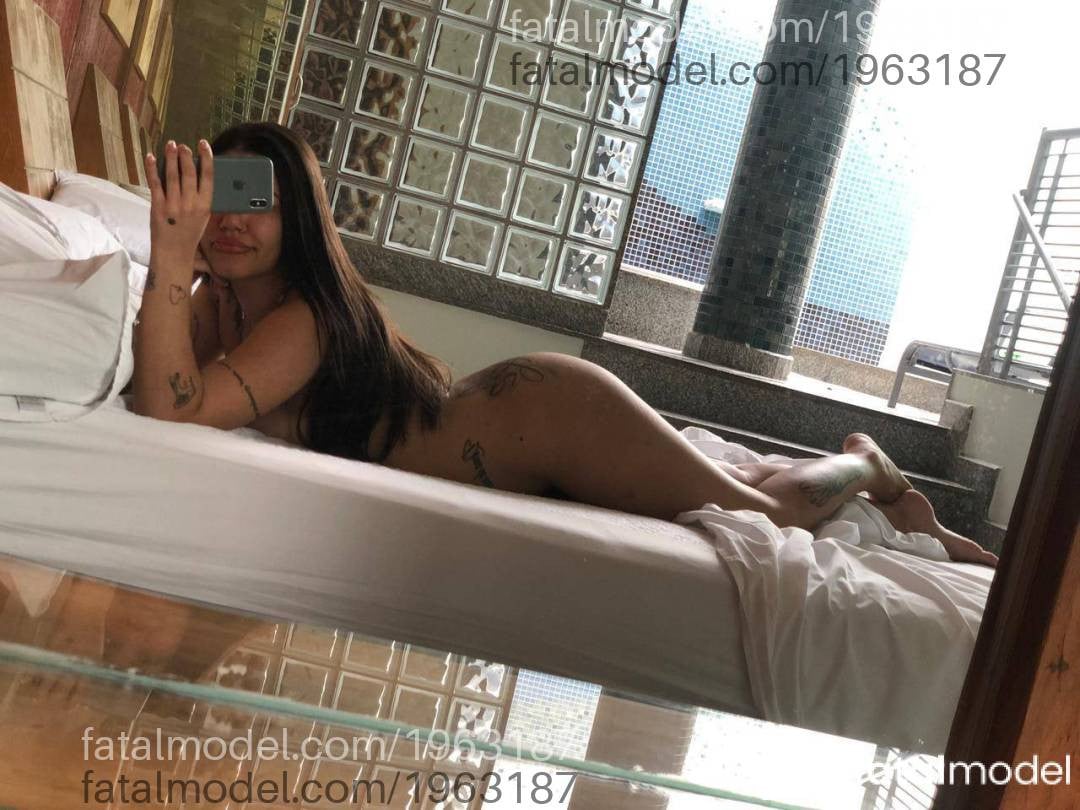Acompanhante mulher com cabelo castanho de olhos castanhos - Anna Lua