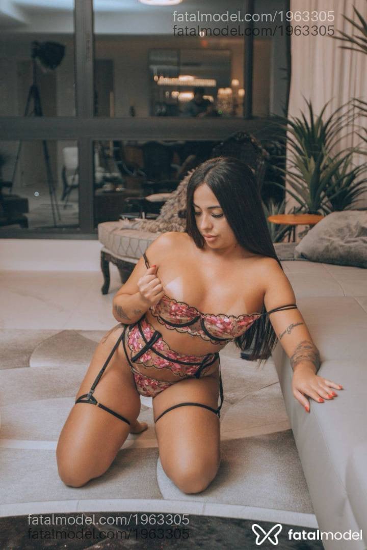Acompanhante mulher morena (o) de olhos castanhos em Porto Alegre - Mariah Ferrari