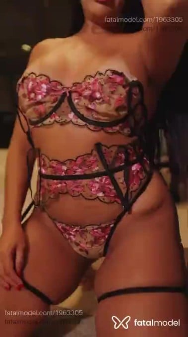 Acompanhante mulher morena (o) de olhos castanhos em Porto Alegre - Mariah Ferrari