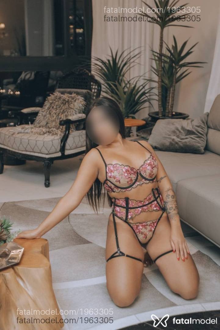 Acompanhante mulher morena (o) de olhos castanhos - Mariah Ferrari