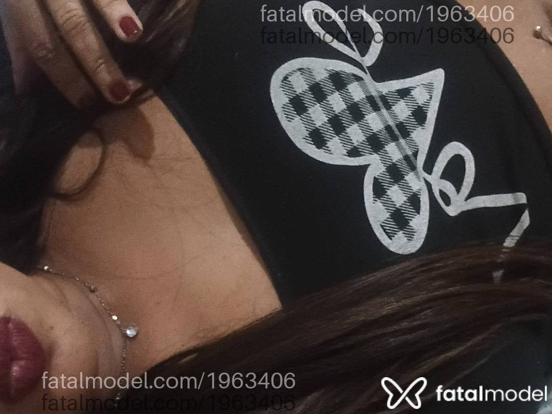 Acompanhante mulher morena (o) de olhos castanhos - Pietra Muniz