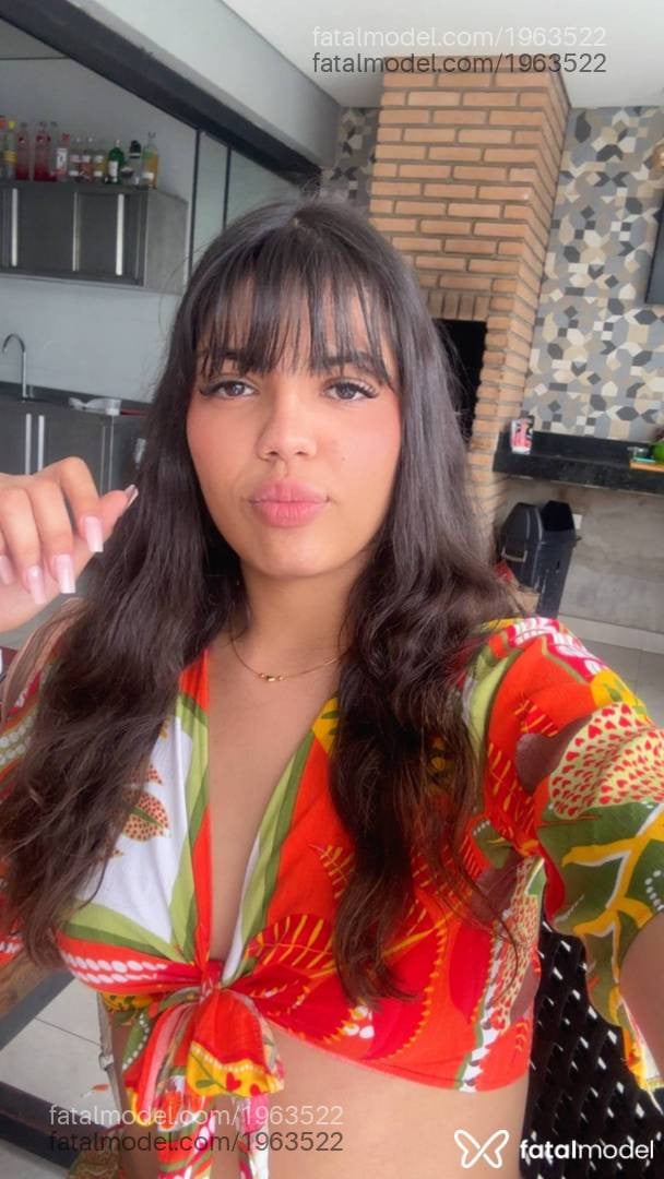 Acompanhante mulher com cabelo castanho de olhos castanhos - Mary Torres