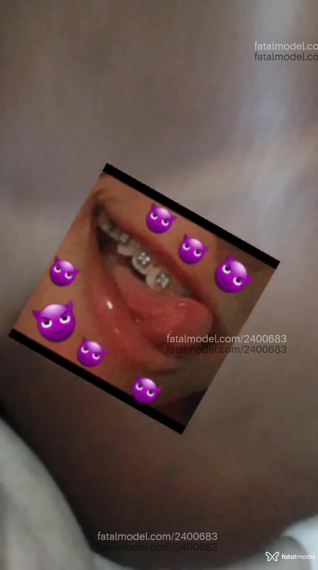 Acompanhante mulher com cabelo colorido de olhos castanhos em Tupã Acompanhante mulher com cabelo colorido de olhos castanhos em Tupã - Manuella