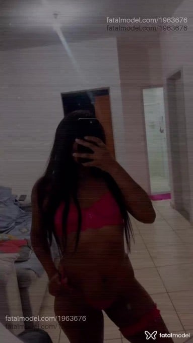 Acompanhante mulher com cabelo castanho de olhos castanhos em Guarapari - Renata
