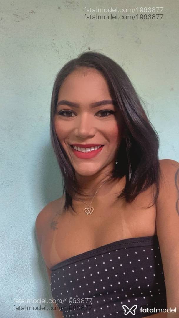 Acompanhante mulher trans morena (o) de olhos pretos - Alyce Samara