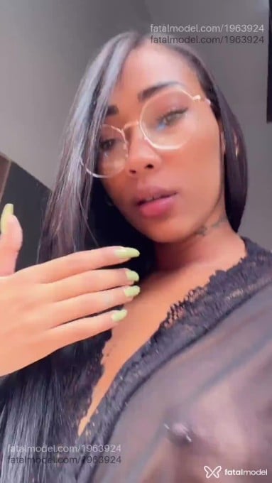 Acompanhante mulher morena (o) de olhos pretos em Patrocínio - Júlia Monet