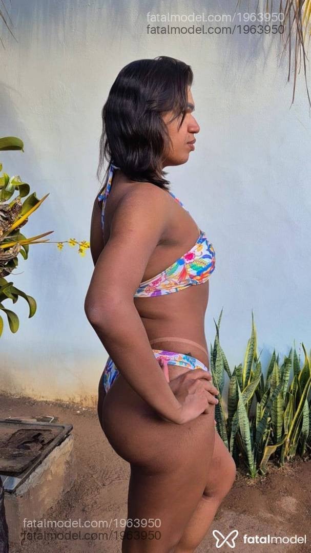 Acompanhante mulher trans com cabelo castanho de olhos castanhos - Paola Suellen Acompanhante mulher trans com cabelo castanho de olhos castanhos - Paola Suellen