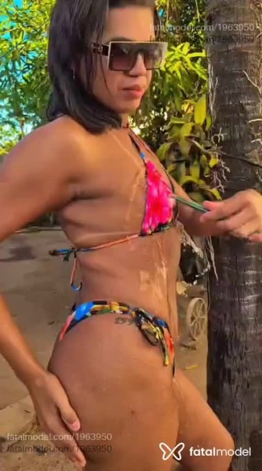 Acompanhante mulher trans com cabelo castanho de olhos castanhos em Ribeirão Cascalheira Acompanhante mulher trans com cabelo castanho de olhos castanhos em Ribeirão Cascalheira - Paola Suellen