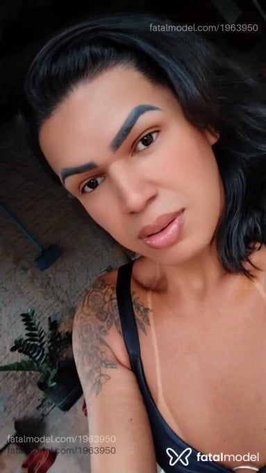 Acompanhante mulher trans com cabelo castanho de olhos castanhos em Ribeirão Cascalheira Acompanhante mulher trans com cabelo castanho de olhos castanhos em Ribeirão Cascalheira - Paola Suellen