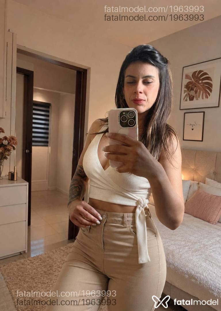 Acompanhante mulher morena (o) de olhos castanhos - Mel