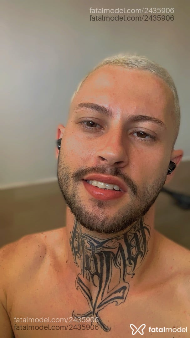 Acompanhante homem loira (o) de olhos castanhos em Balneário Camboriú - Loirinho