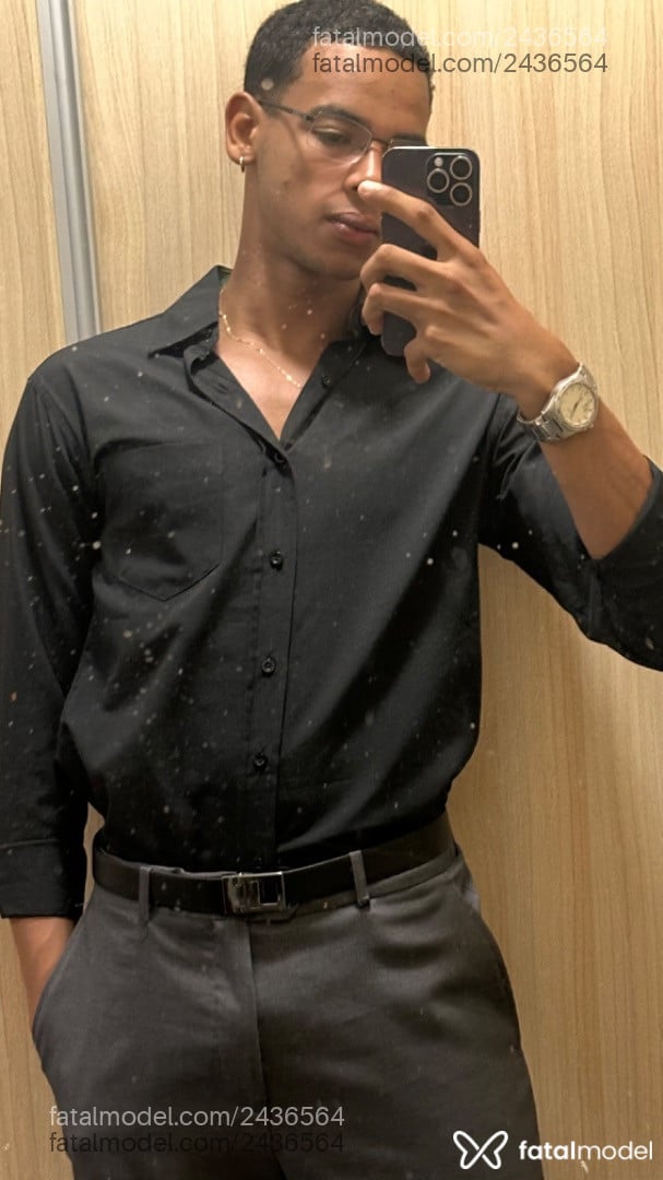 Acompanhante homem com cabelo castanho de olhos castanhos em Brasília - Felipe