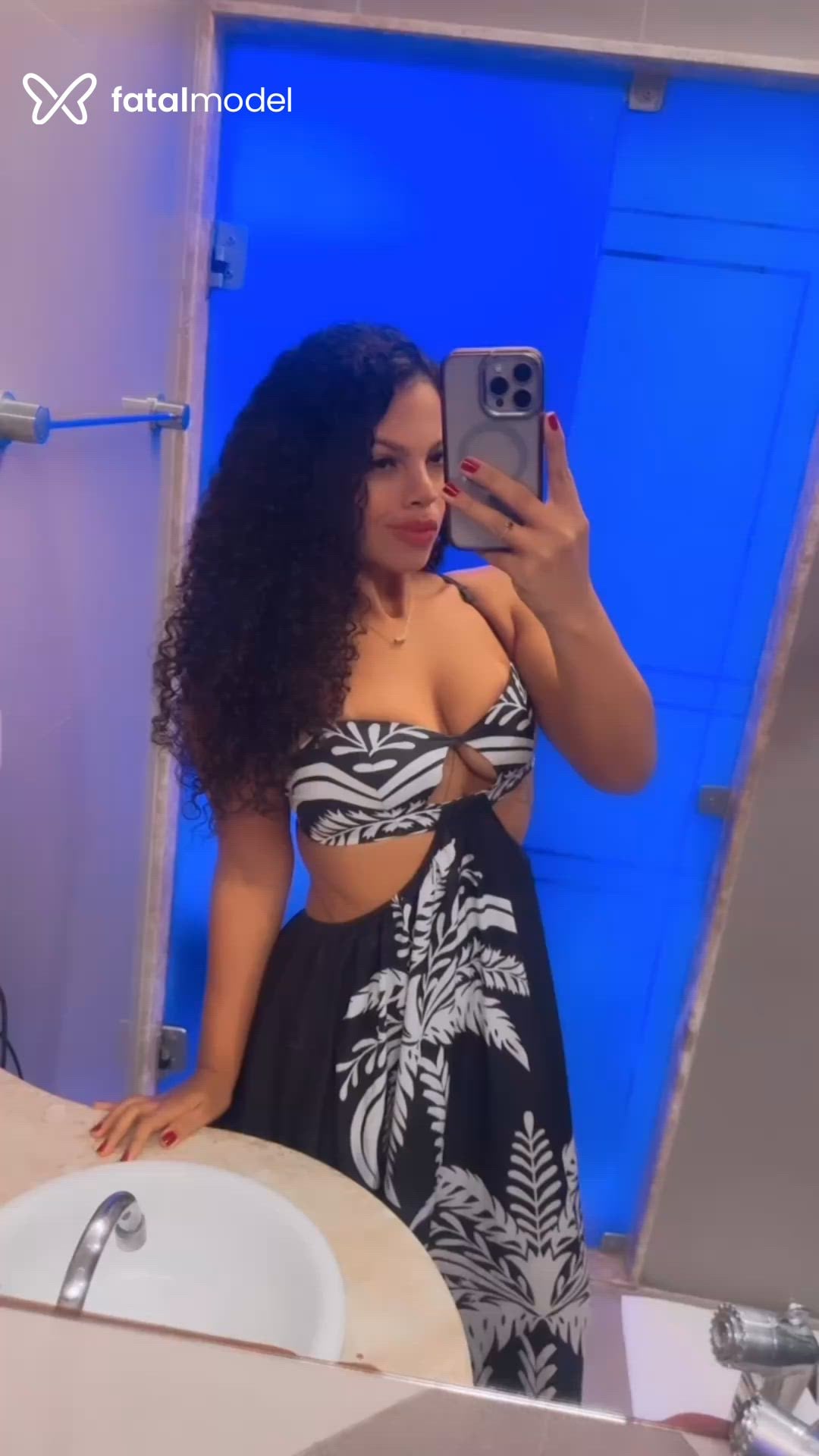 Acompanhante mulher morena (o) de olhos castanhos em São Paulo Acompanhante mulher morena (o) de olhos castanhos em São Paulo - Sarah Castro