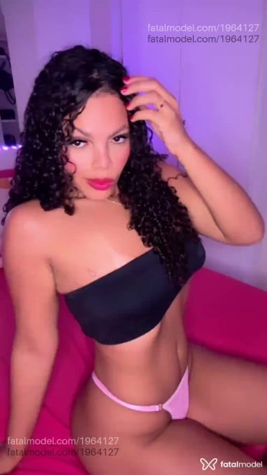 Acompanhante mulher morena (o) de olhos castanhos em São Paulo Acompanhante mulher morena (o) de olhos castanhos em São Paulo - Sarah Castro