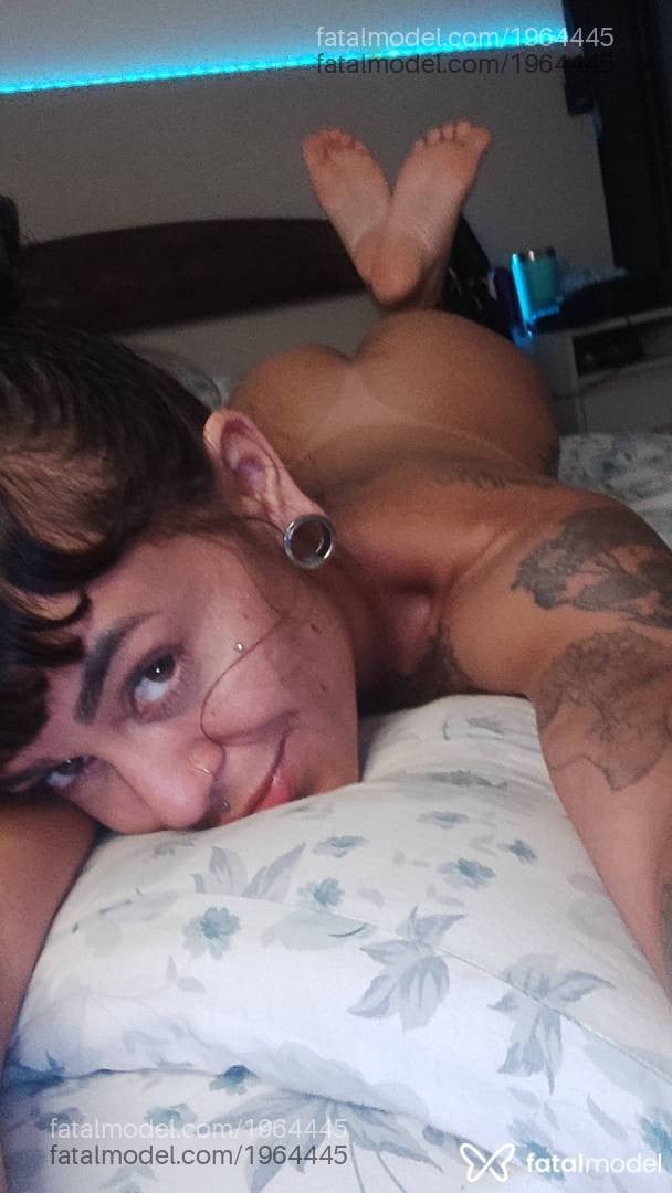 Acompanhante mulher morena (o) de olhos castanhos - Selene