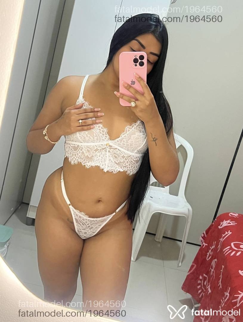 Acompanhante mulher morena (o) de olhos pretos - Ágatha