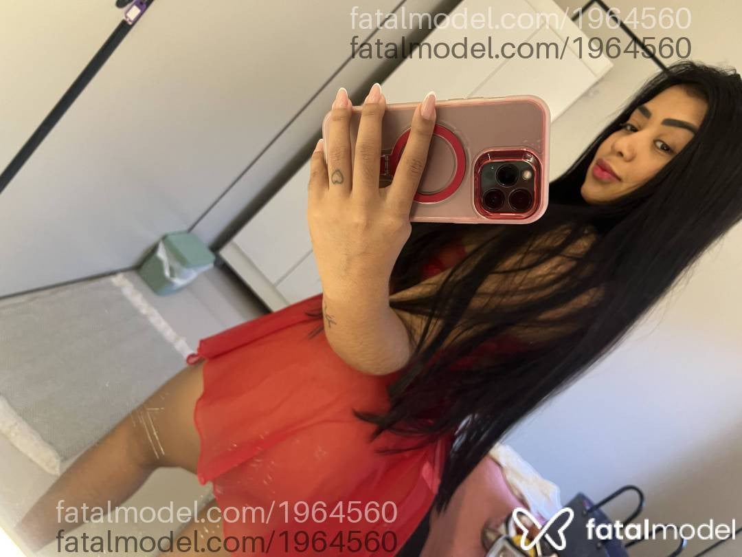Acompanhante mulher morena (o) de olhos pretos - Ágatha