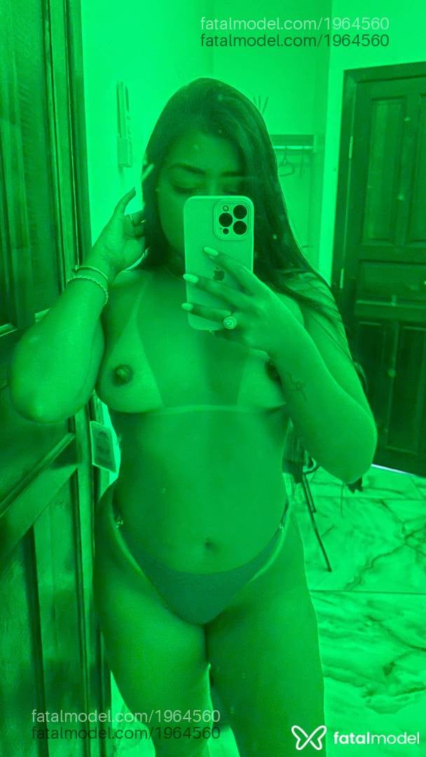 Acompanhante mulher morena (o) de olhos pretos - Ágatha