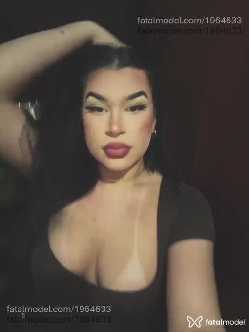 Acompanhante mulher trans morena (o) de olhos castanhos - Heloisa Acompanhante mulher trans morena (o) de olhos castanhos - Heloisa