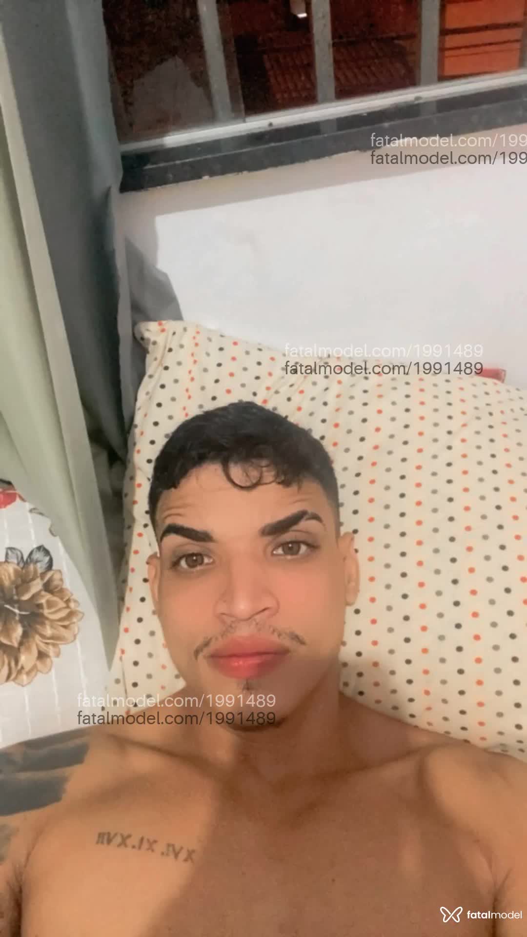 Acompanhante homem morena (o) de olhos castanhos - Artur Santos