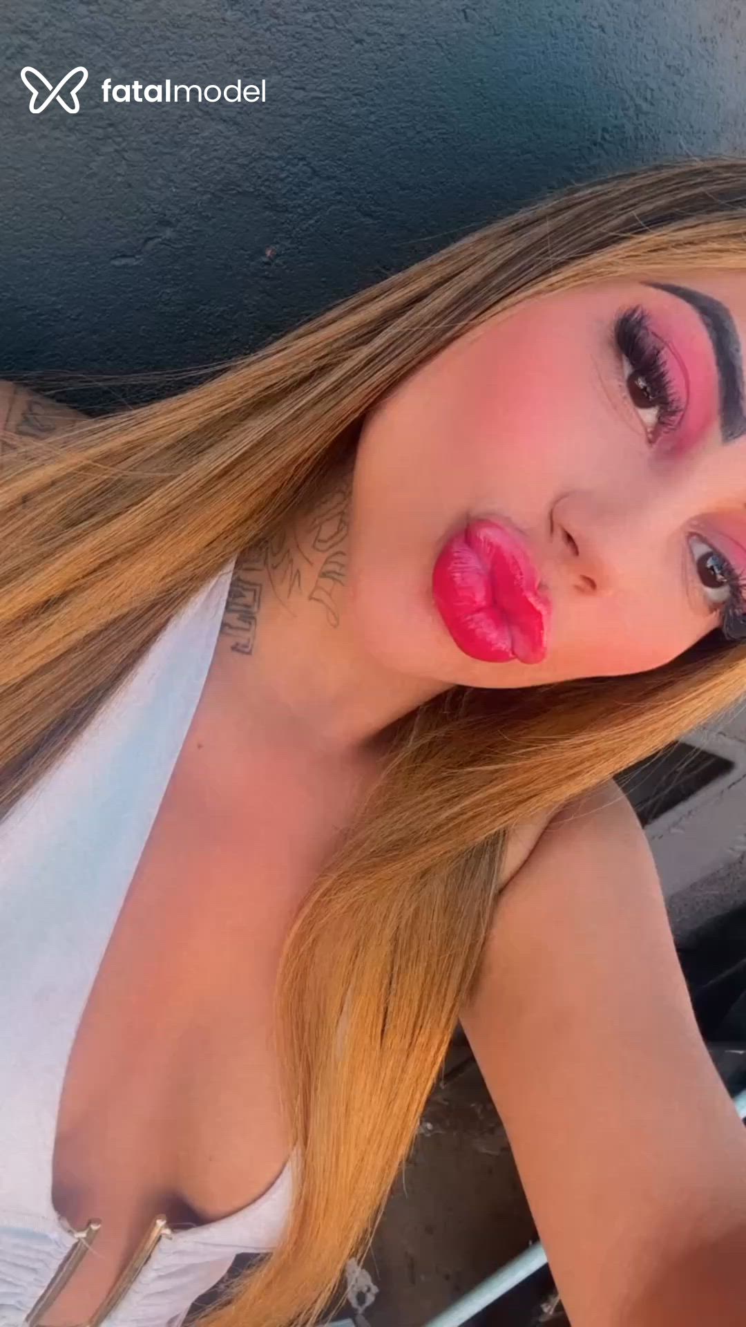 Acompanhante mulher loira (o) de olhos castanhos - Amandinha Acompanhante mulher loira (o) de olhos castanhos - Amandinha