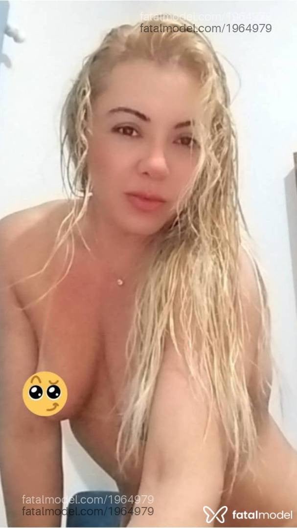 Acompanhante mulher loira (o) de olhos castanhos - Fernanda