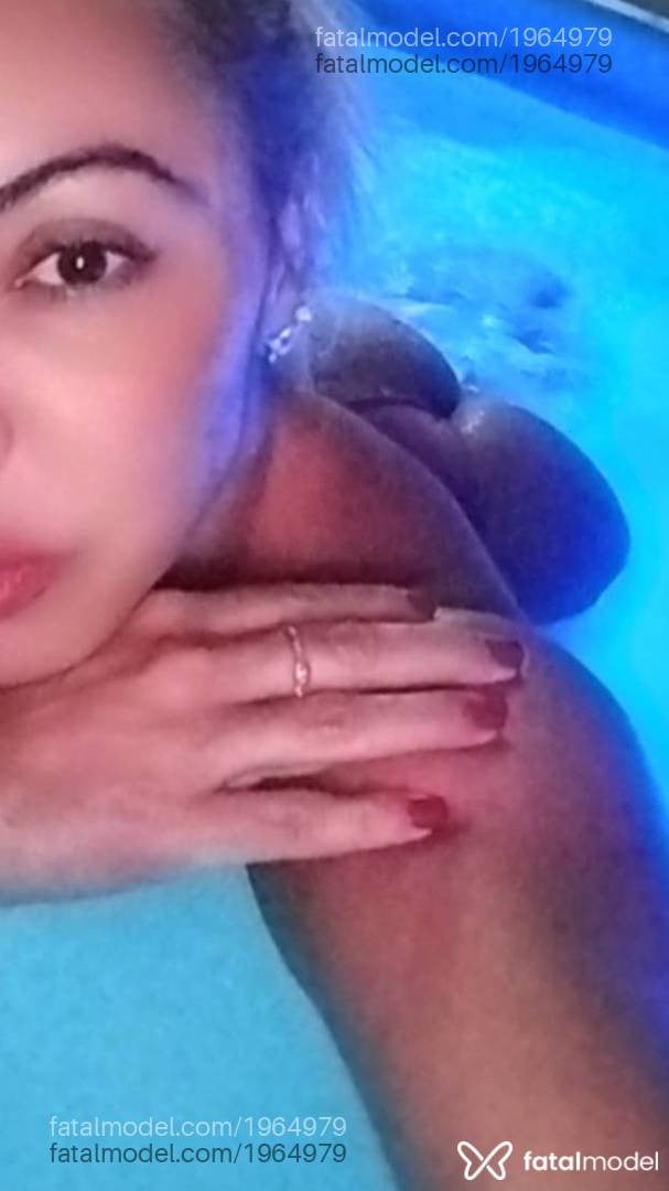 Acompanhante mulher loira (o) de olhos castanhos - Fernanda