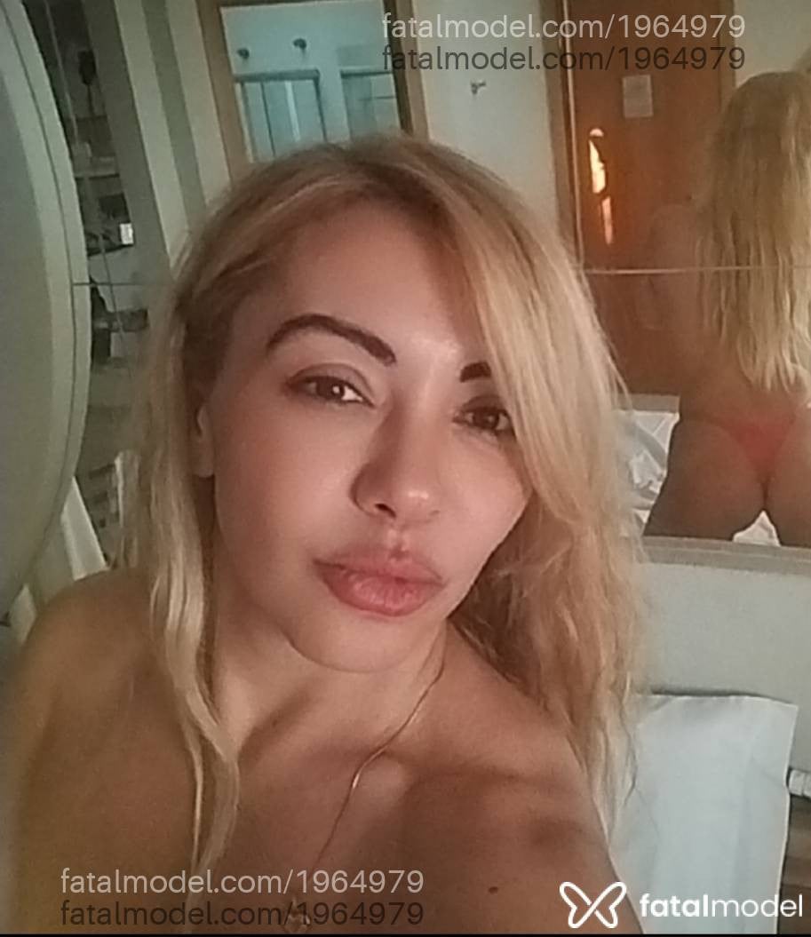 Acompanhante mulher loira (o) de olhos castanhos - Fernanda