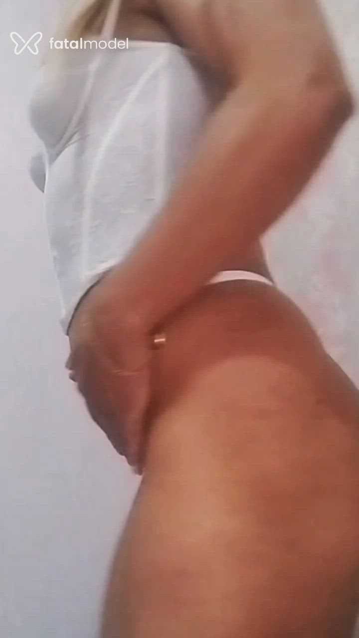 Acompanhante mulher loira (o) de olhos castanhos em Votuporanga Acompanhante mulher loira (o) de olhos castanhos em Votuporanga - Fernanda