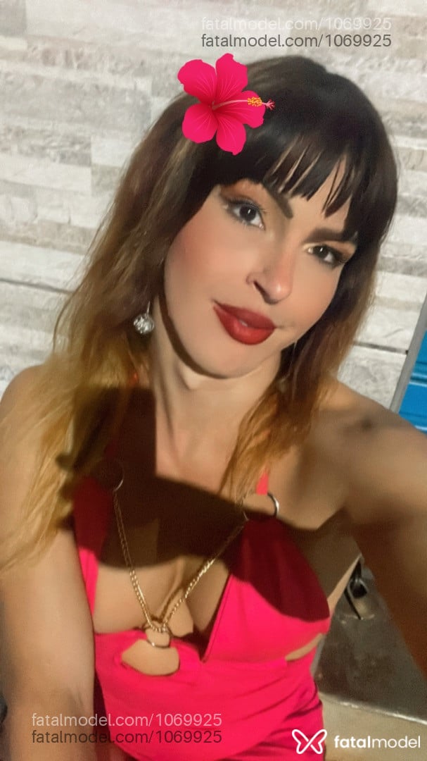 Acompanhante mulher trans com cabelo castanho de olhos castanhos - Patrícia Carvalho Acompanhante mulher trans com cabelo castanho de olhos castanhos - Patrícia Carvalho