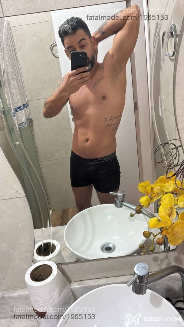 Acompanhante homem morena (o) de olhos castanhos em Novo Hamburgo - Ruan