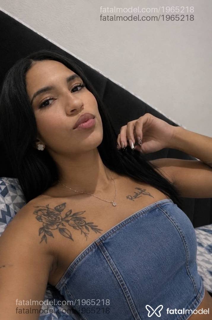 Acompanhante mulher morena (o) de olhos pretos - Paty Lima