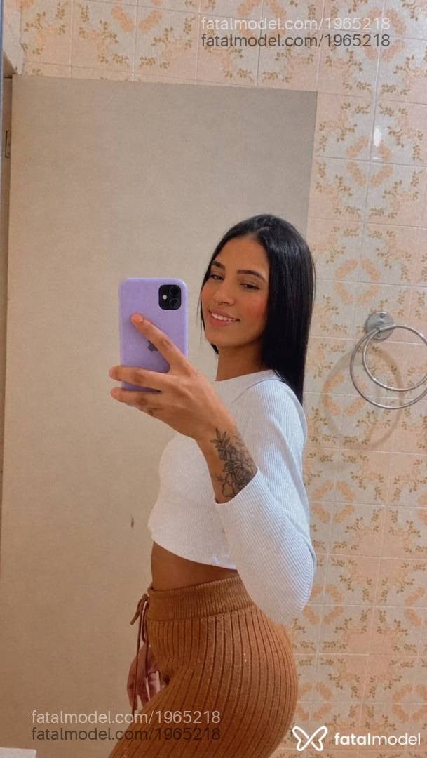 Acompanhante mulher morena (o) de olhos pretos - Paty Lima
