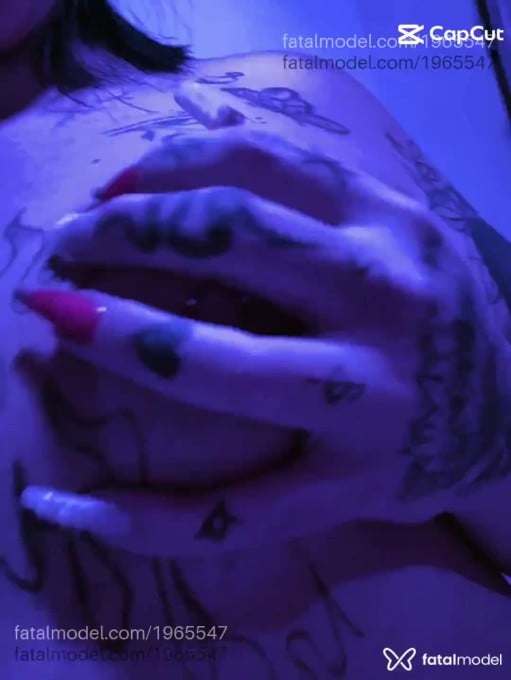 Acompanhante mulher morena (o) de olhos verdes em Virtual - Kyara Foxx