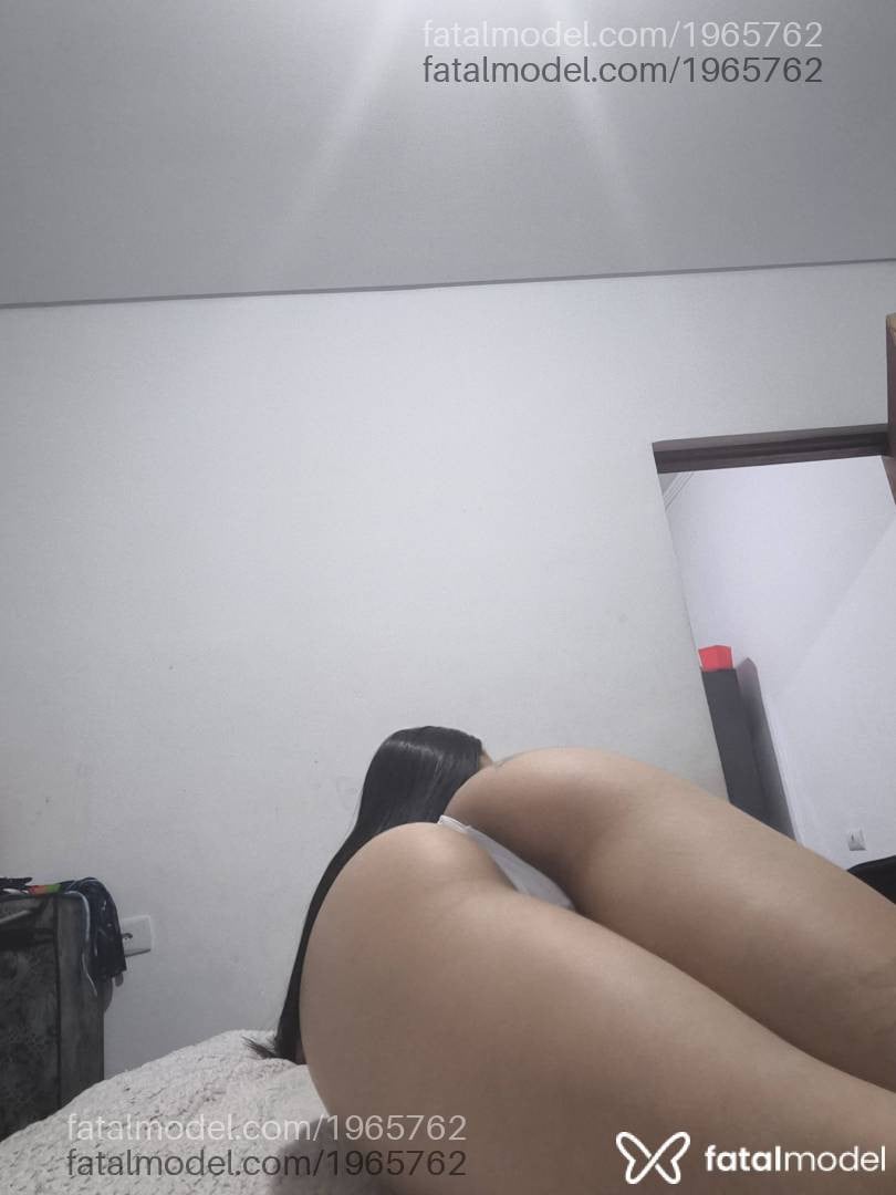 Acompanhante mulher com cabelo castanho de olhos castanhos - Bia Penélope