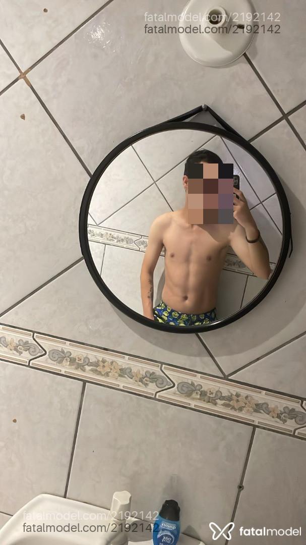 Acompanhante homem com cabelo castanho de olhos castanhos em Joinville - Fefeh