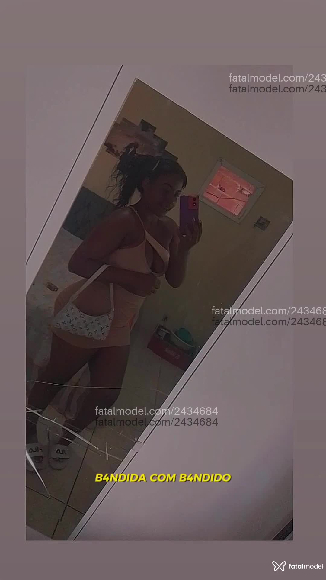 Acompanhante mulher morena (o) de olhos castanhos em Rio de Janeiro - Vitória