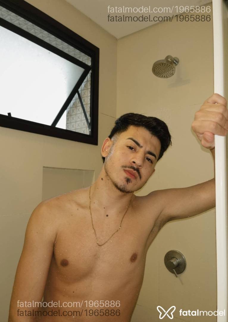 Acompanhante homem morena (o) de olhos cinza - Lucas