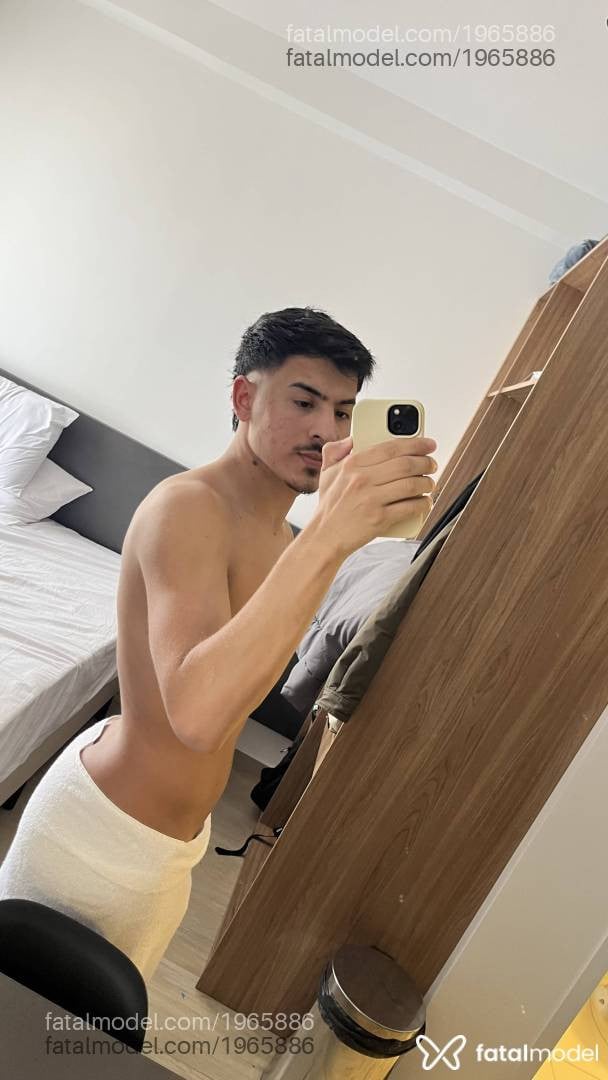 Acompanhante homem morena (o) de olhos cinza - Lucas