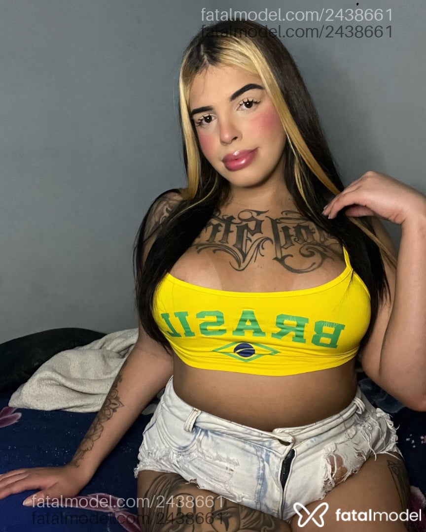 Acompanhante mulher trans com cabelo castanho de olhos castanhos em São Paulo - Nicole Zannotti