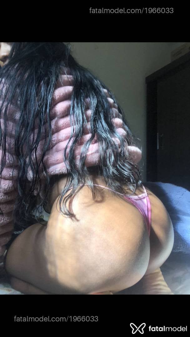 Acompanhante mulher morena (o) de olhos castanhos em São Gotardo - Larissa