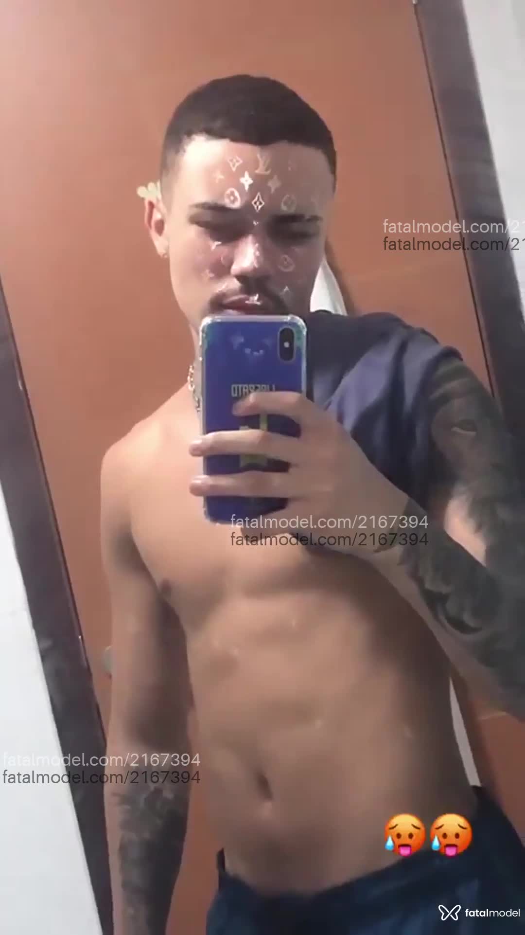 Acompanhante homem com cabelo castanho de olhos castanhos em Curitiba - João Lucas