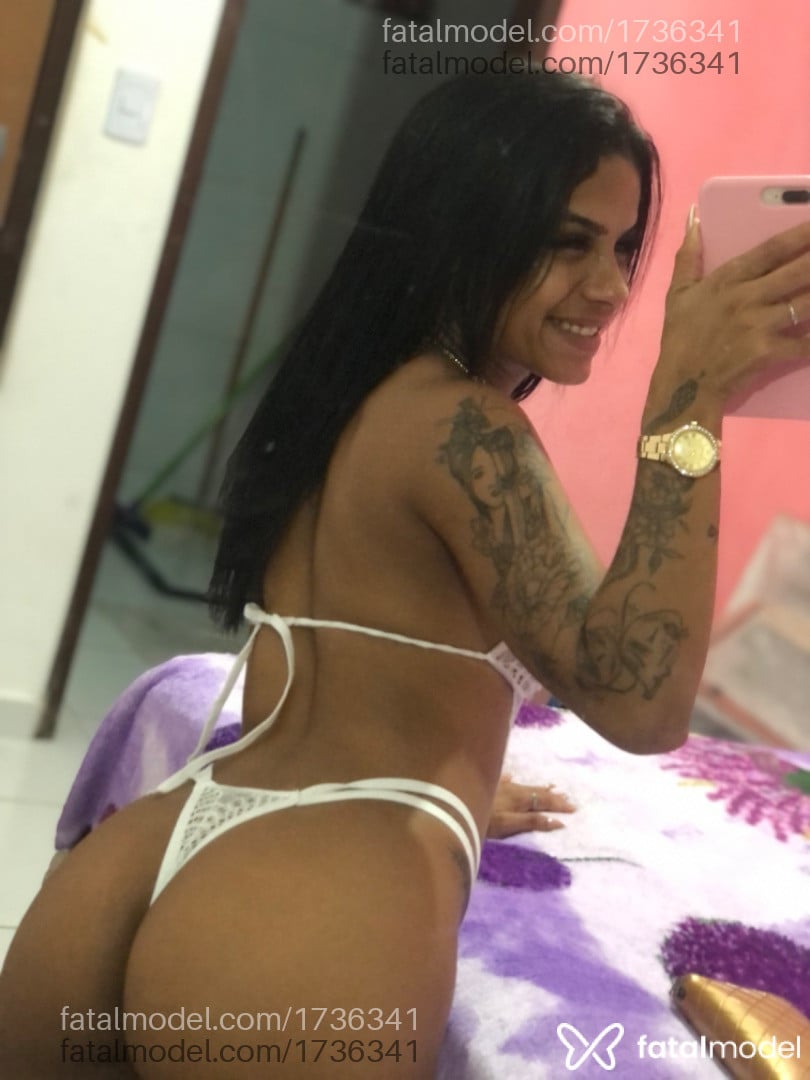 Acompanhante mulher morena (o) de olhos pretos - Caroline Andrade