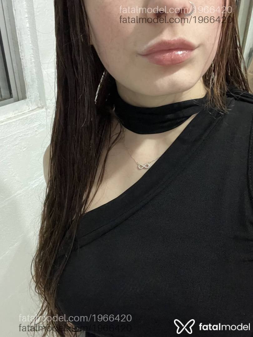 Acompanhante mulher com cabelo castanho de olhos mel em Porto Alegre - Ayla Júlia