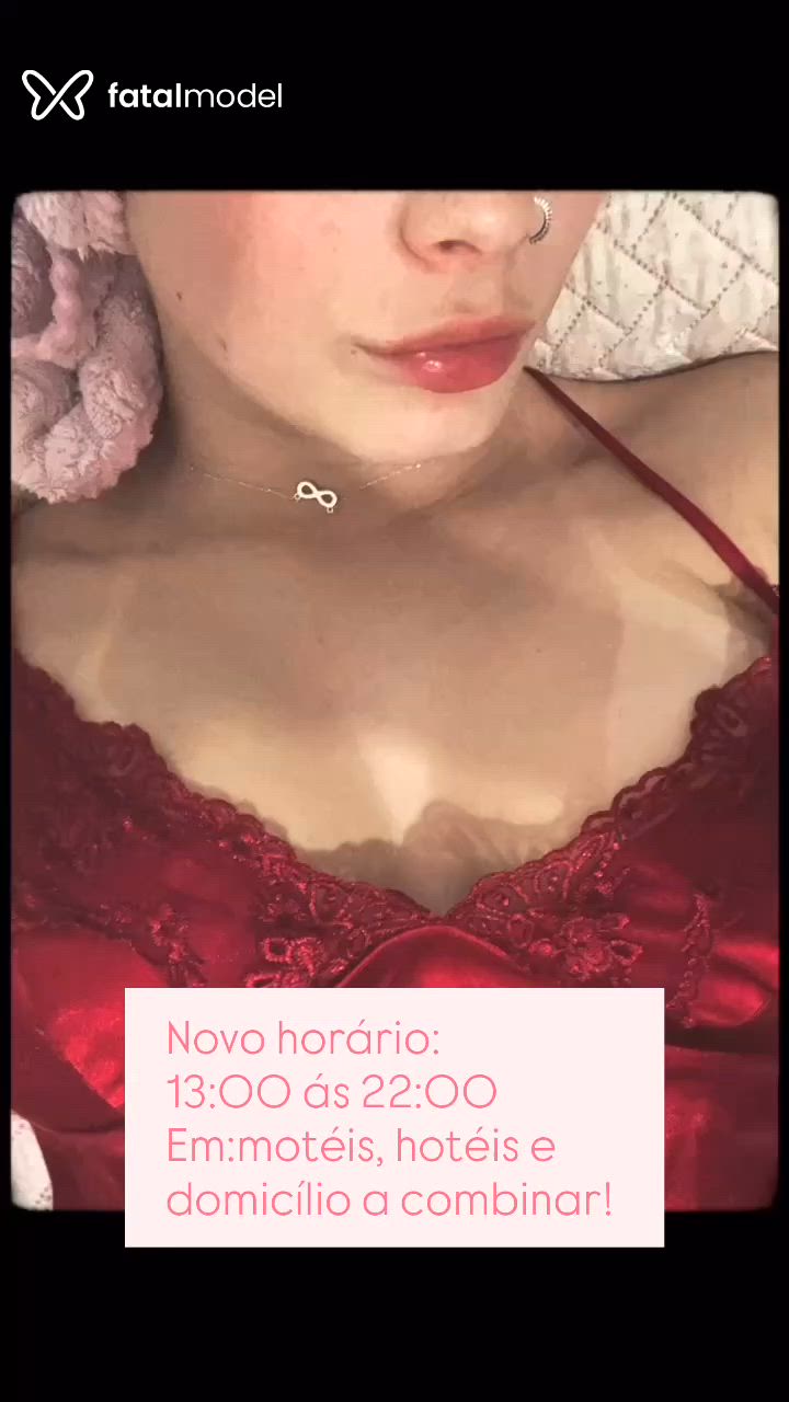 Acompanhante mulher com cabelo castanho de olhos mel - Ayla Júlia Acompanhante mulher com cabelo castanho de olhos mel - Ayla Júlia