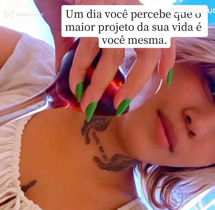 Acompanhante mulher loira (o) de olhos pretos - ímola