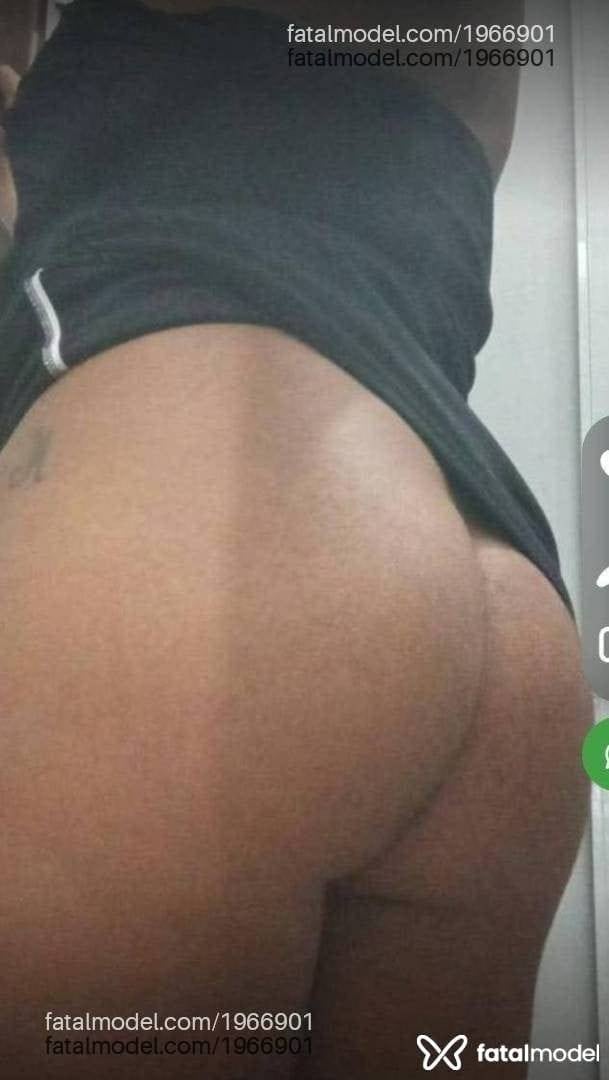 Acompanhante mulher trans com cabelo castanho de olhos pretos - Jullya Souzza