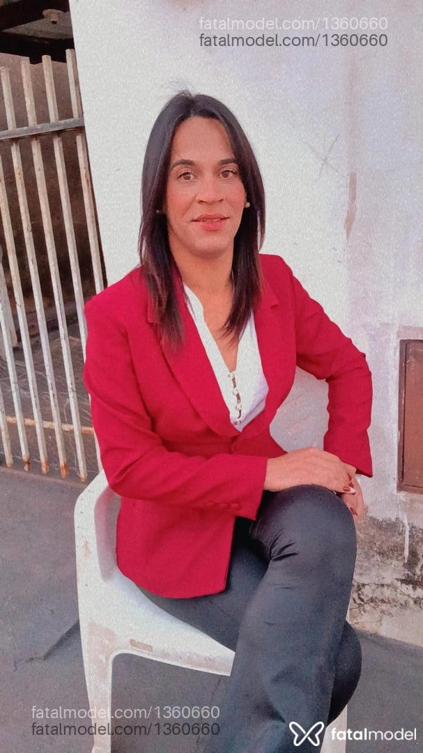 Acompanhante homem trans morena (o) de olhos castanhos em Teodoro Sampaio - Gisela