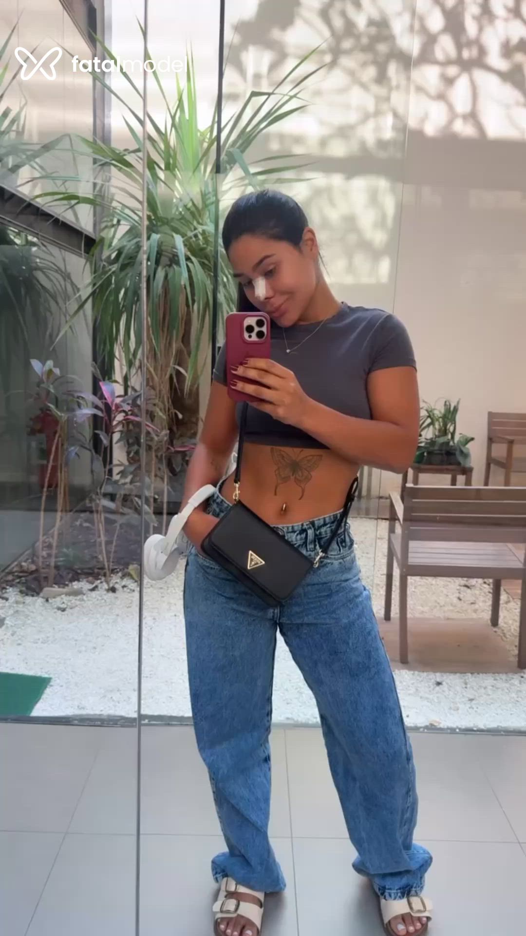 Acompanhante mulher morena (o) de olhos castanhos - Selena